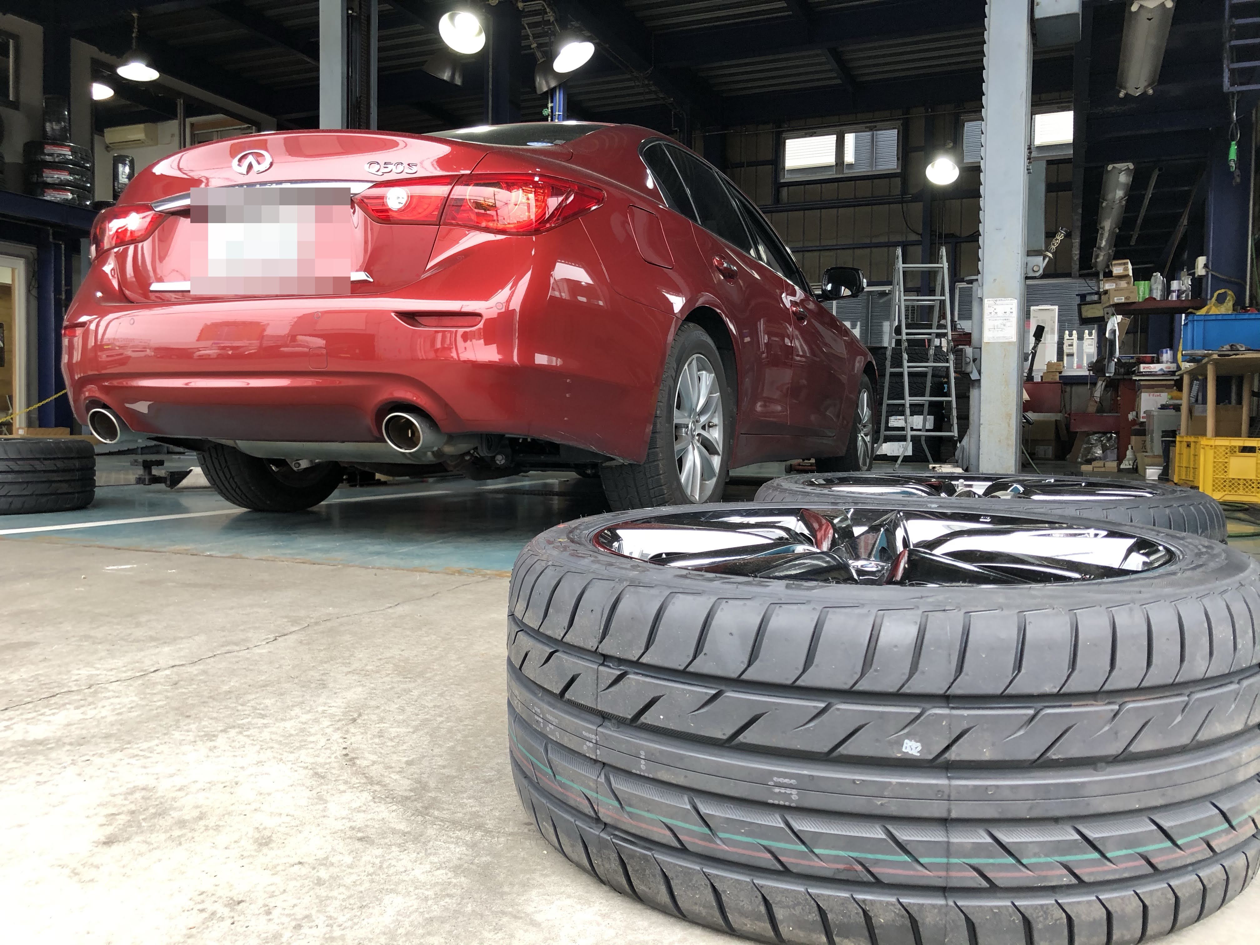 持ち込みタイヤ交換 日産 スカイライン V37