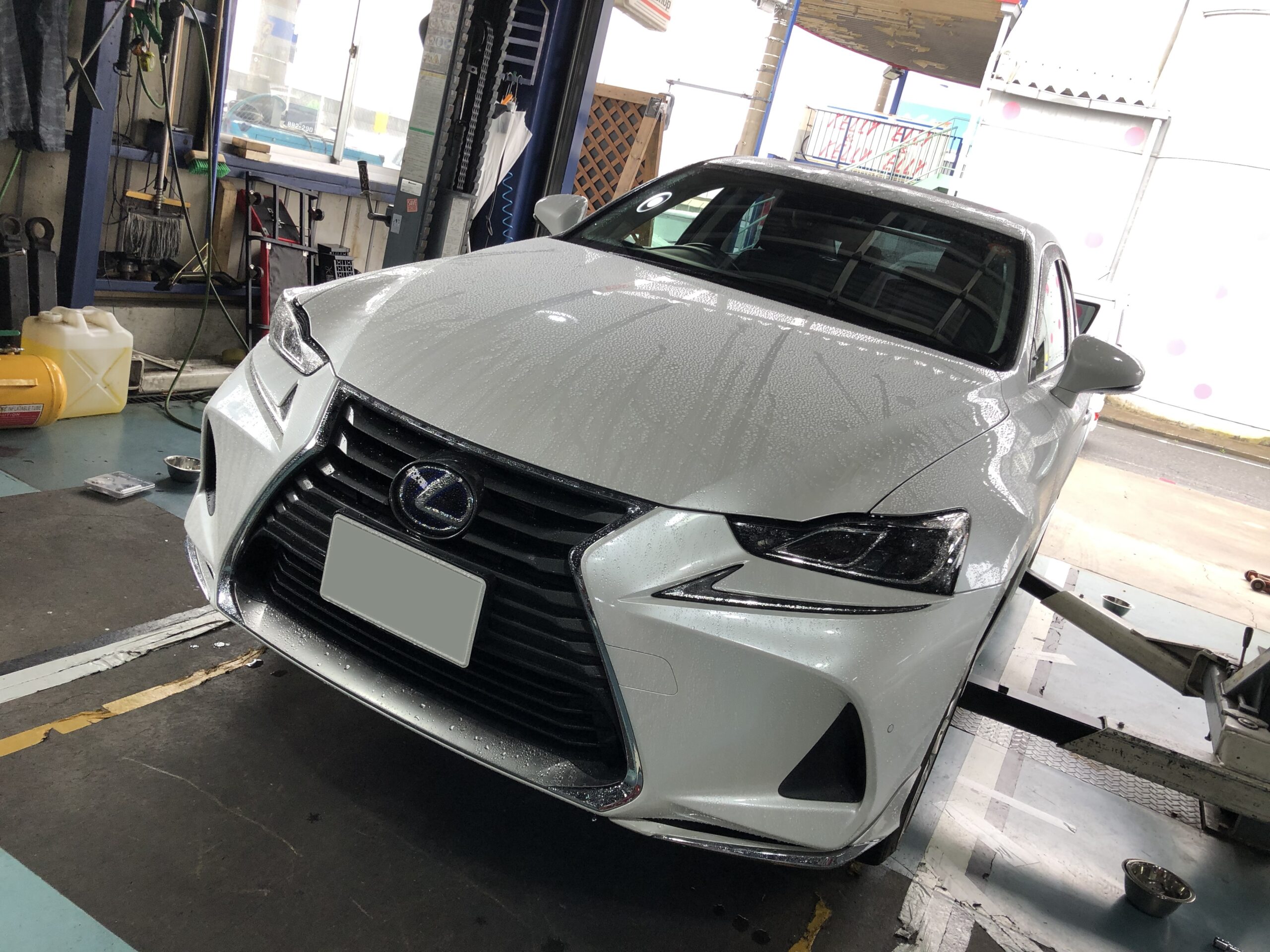 持ち込みタイヤ交換 レクサス IS300ｈ