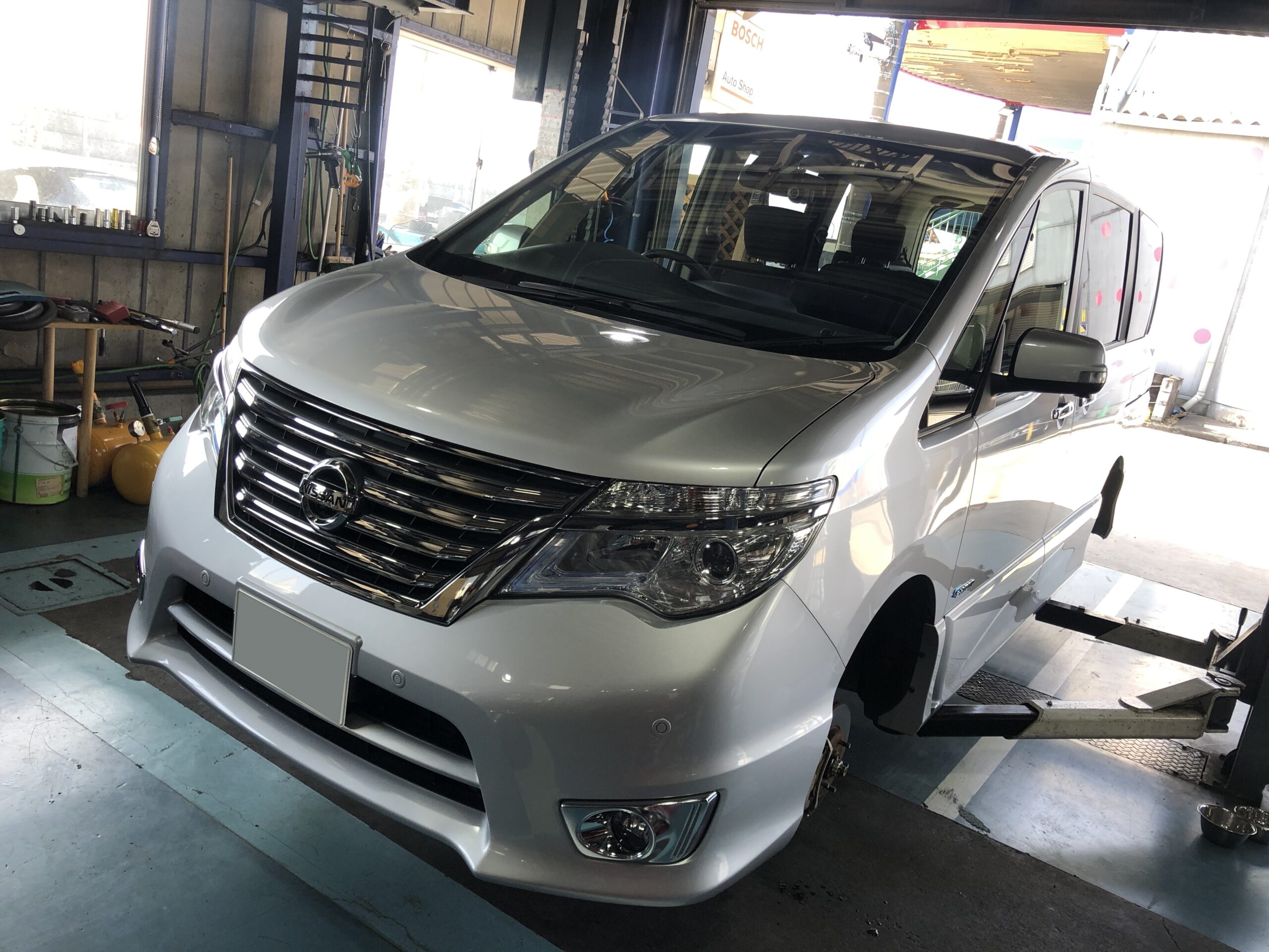 持ち込みタイヤ交換 日産 セレナ