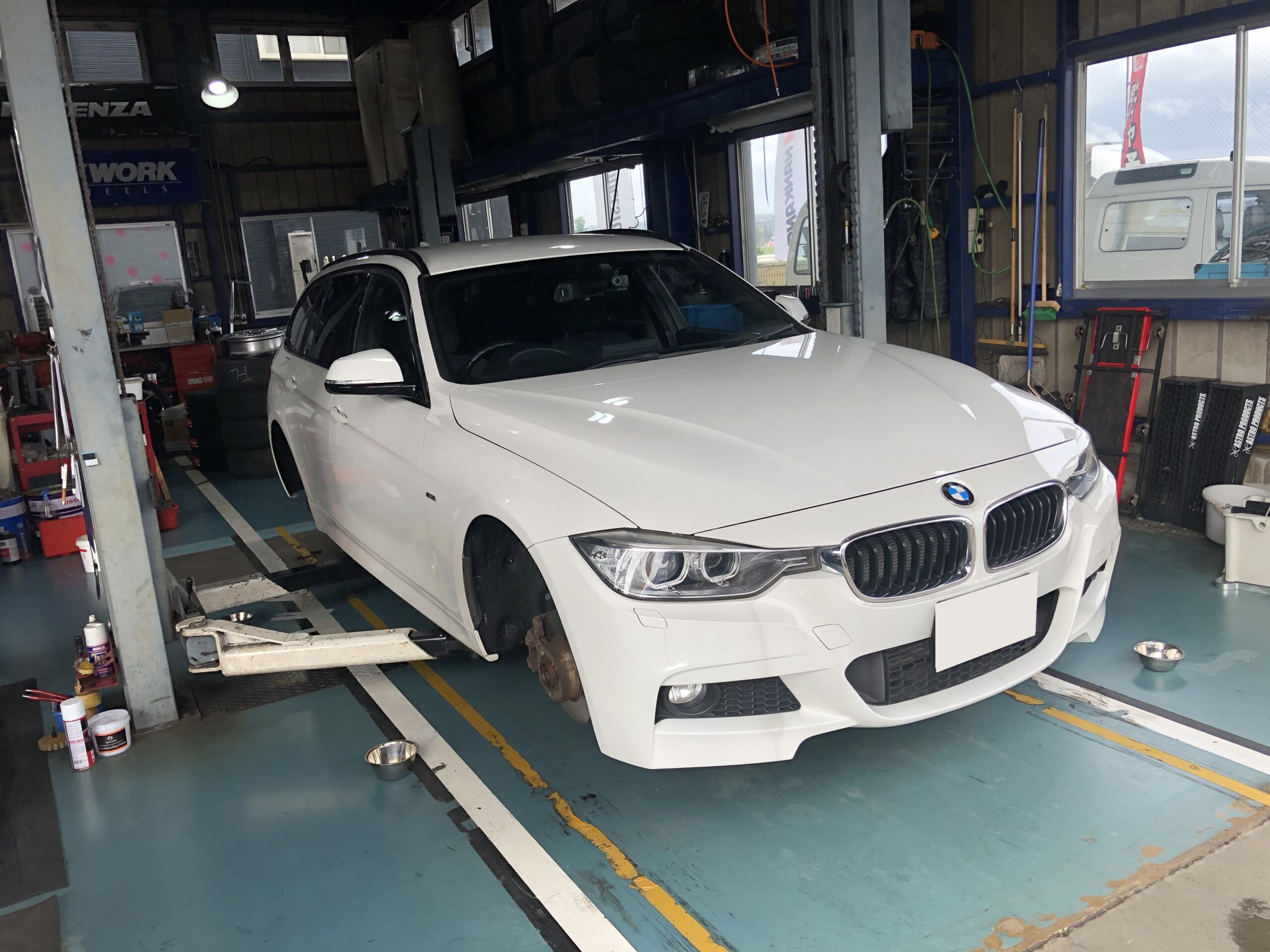 持ち込みタイヤ交換 BMW F31 320dツーリング