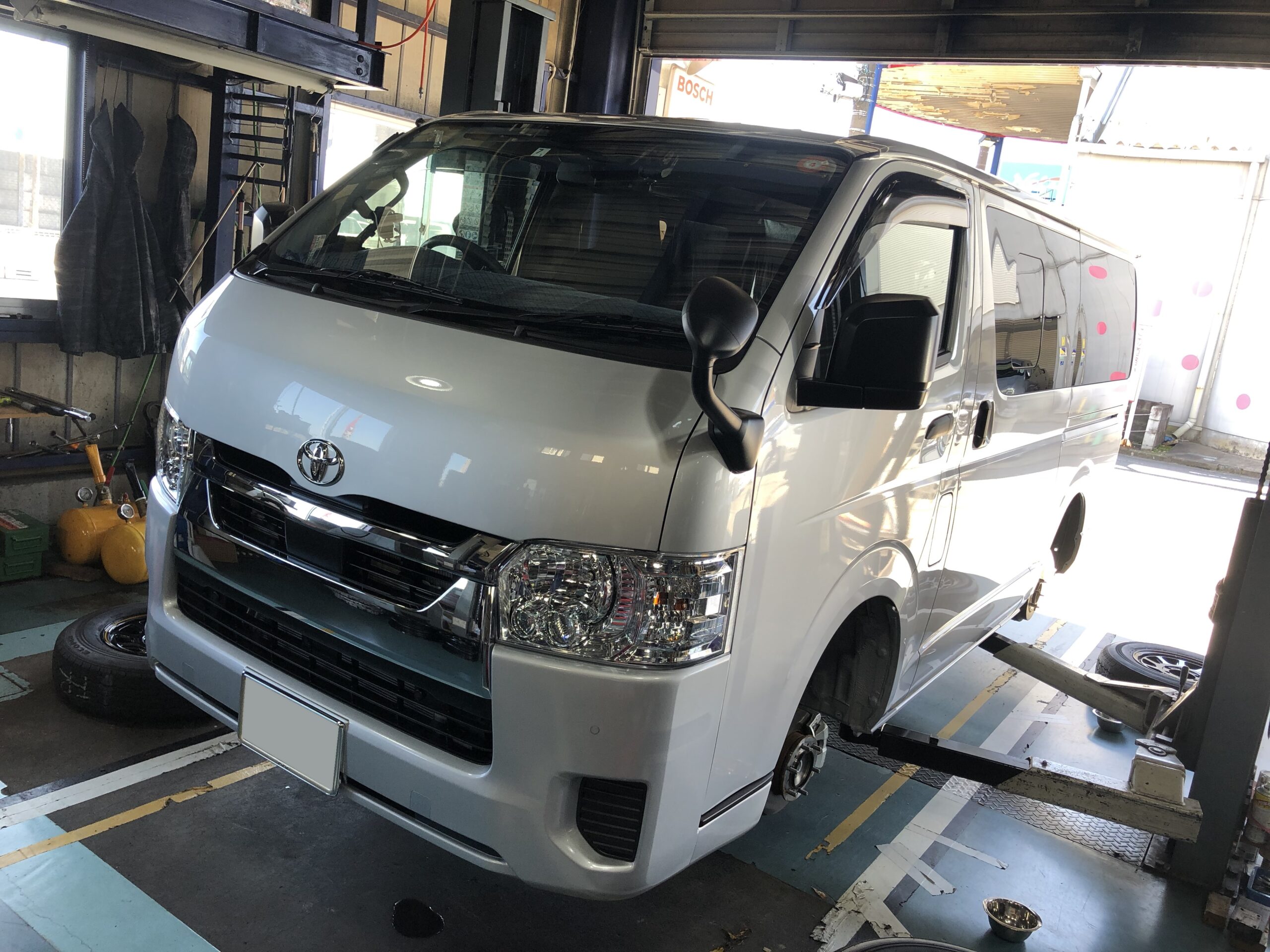 持ち込みタイヤ交換 トヨタ ハイエース 