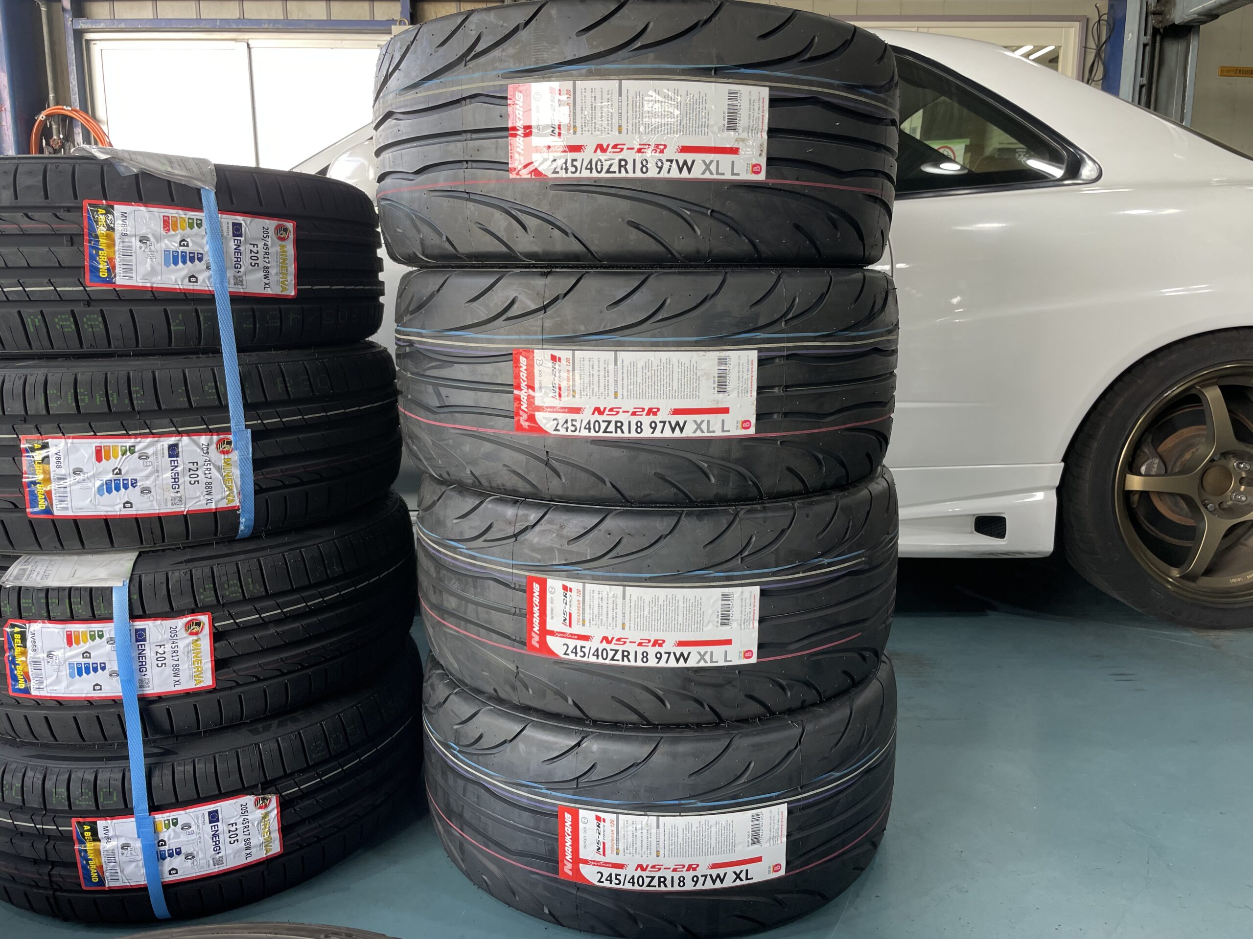 日産 スカイラインGT-R タイヤ交換 NANKANG NS-2R 245/40R18