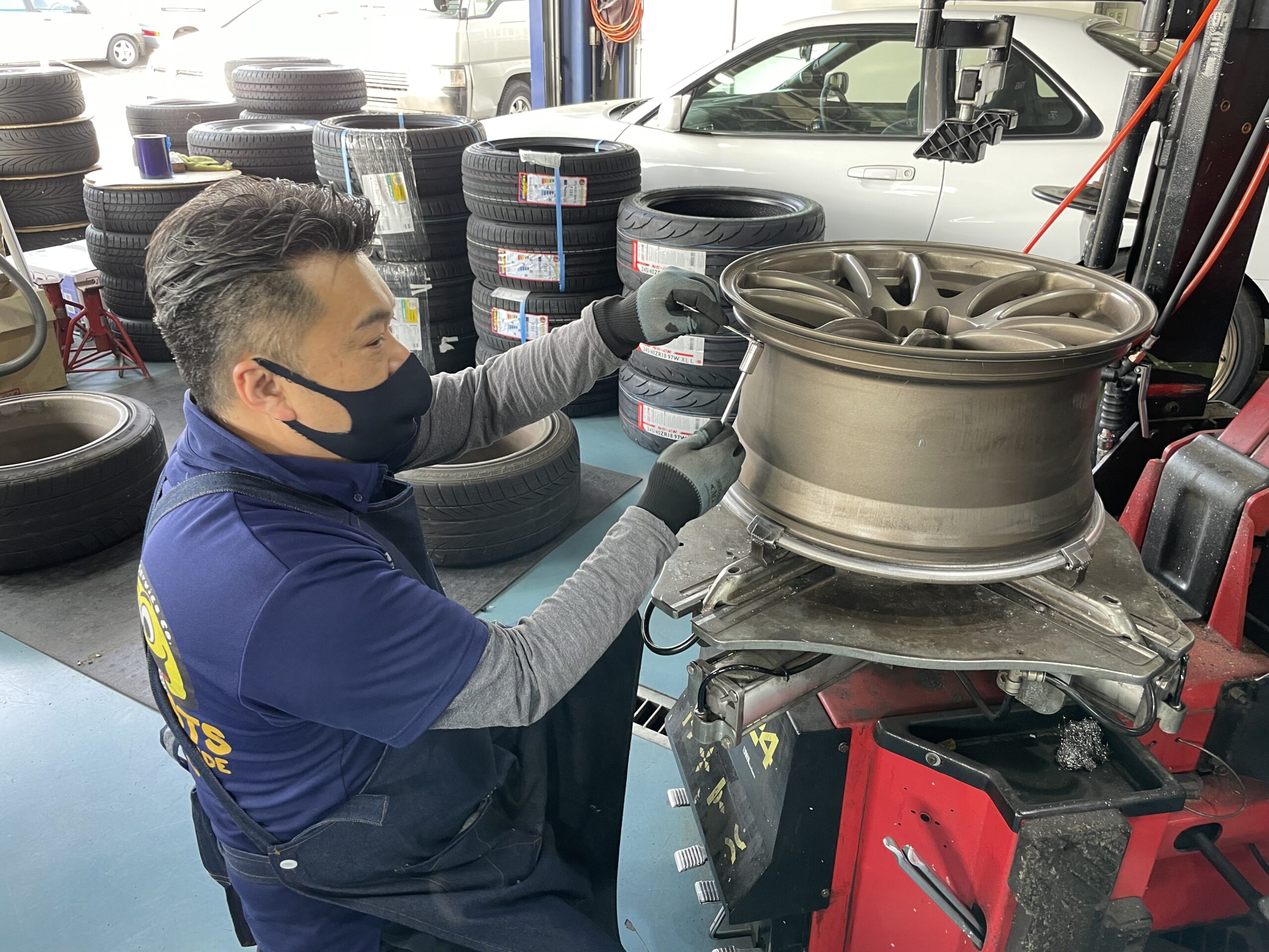 日産 スカイラインGT-R タイヤ交換 NANKANG NS-2R 245/40R18