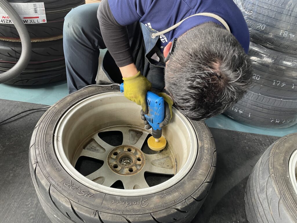 直送 持ち込み タイヤ交換 タイヤ保管 トヨタ プリウス