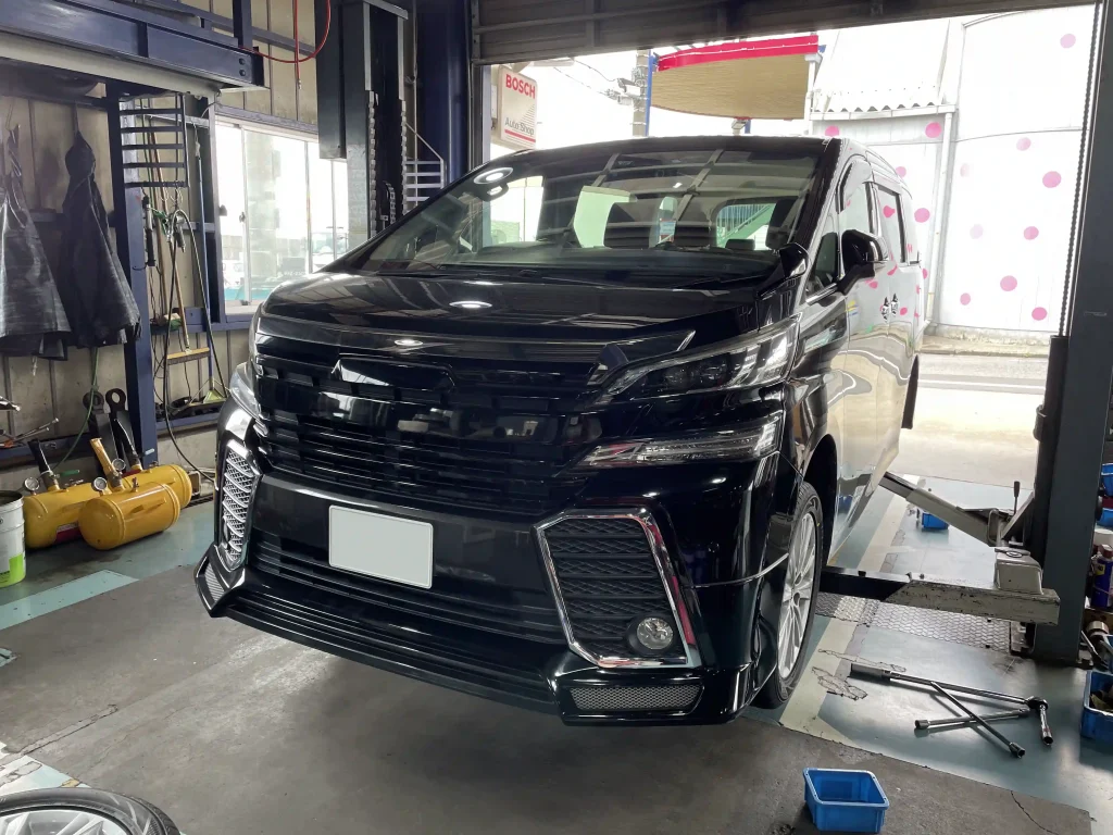 トヨタ ヴェルファイア タイヤ交換