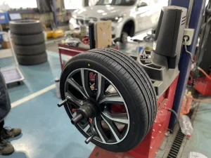 BMW X1 直送・持ち込み タイヤ交換