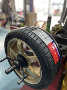 スバル BRZ 直送 持ち込み タイヤ交換