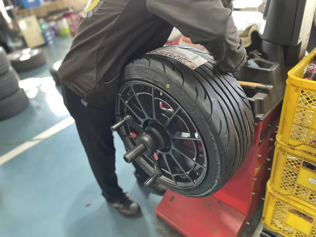 アウディ S3 タイヤ交換