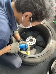 直送 持ち込み タイヤ交換 アウディ RS Q3