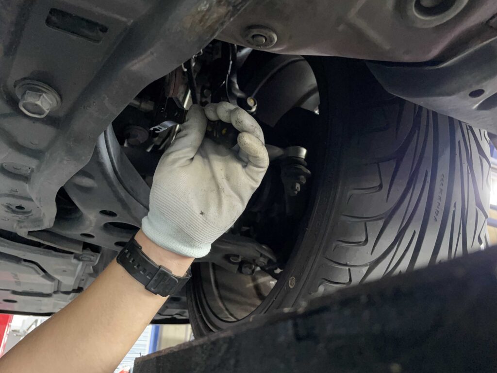 トヨタ プリウス アライメント調整